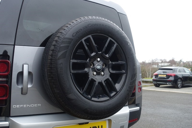 2023 (23) LAND ROVER DEFENDER 3.0 D250 SE 110 5dr Auto 5110428