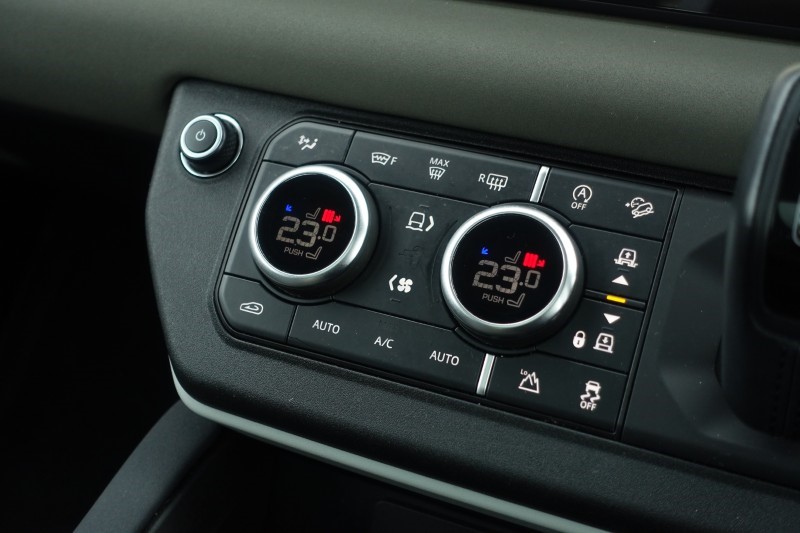 2023 (23) LAND ROVER DEFENDER 3.0 D250 SE 110 5dr Auto 5110446