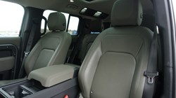 2023 (23) LAND ROVER DEFENDER 3.0 D250 SE 110 5dr Auto 5110465