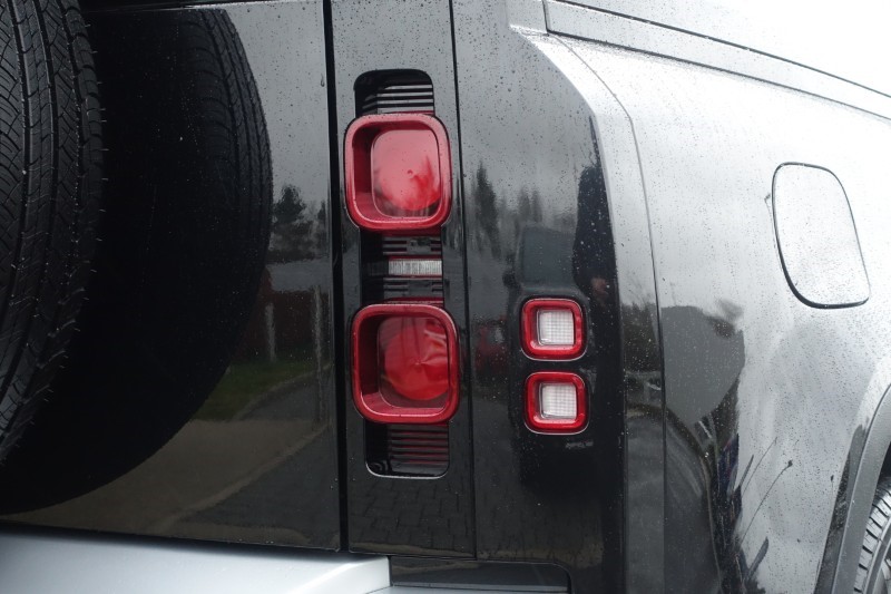 2023 (73) LAND ROVER DEFENDER 3.0 D250 HSE 90 3dr Auto 5052574