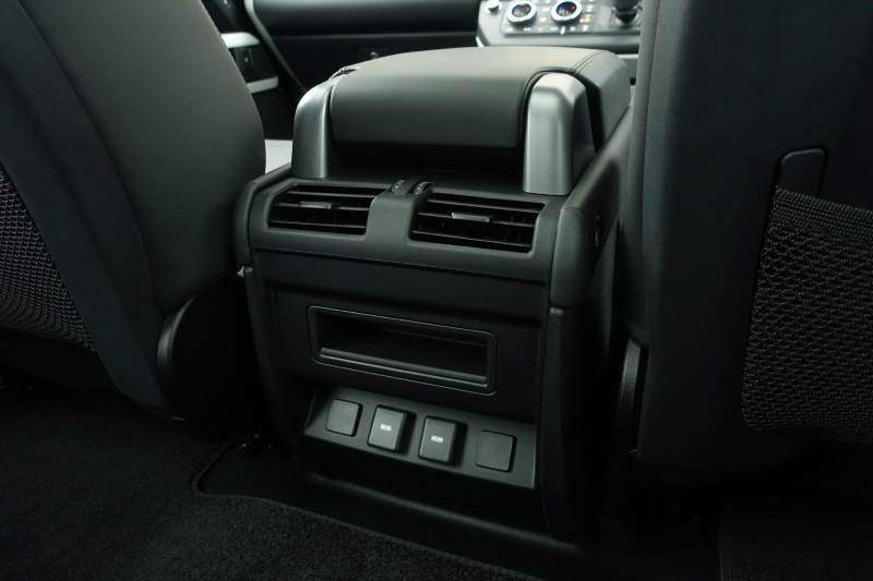 2023 (73) LAND ROVER DEFENDER 3.0 D250 HSE 90 3dr Auto 5052563