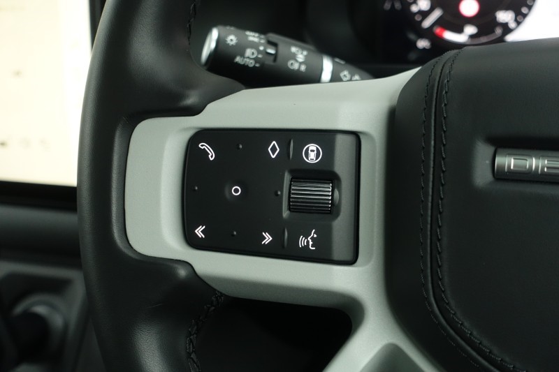 2023 (73) LAND ROVER DEFENDER 3.0 D250 HSE 90 3dr Auto 5052587
