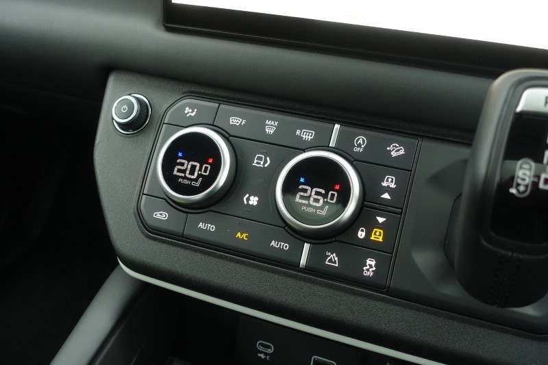 2023 (73) LAND ROVER DEFENDER 3.0 D250 HSE 90 3dr Auto 5052594