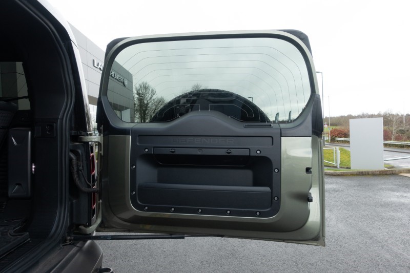 2023 (23) LAND ROVER DEFENDER 3.0 D250 X-Dynamic SE 90 3dr Auto 5124005