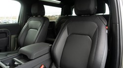 2023 (23) LAND ROVER DEFENDER 3.0 D250 X-Dynamic SE 90 3dr Auto 5124029