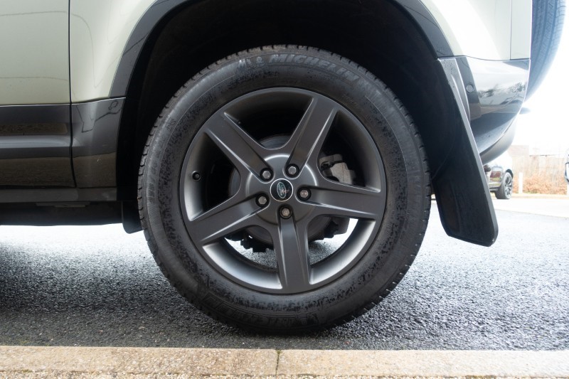 2023 (23) LAND ROVER DEFENDER 3.0 D250 X-Dynamic SE 90 3dr Auto 5124000