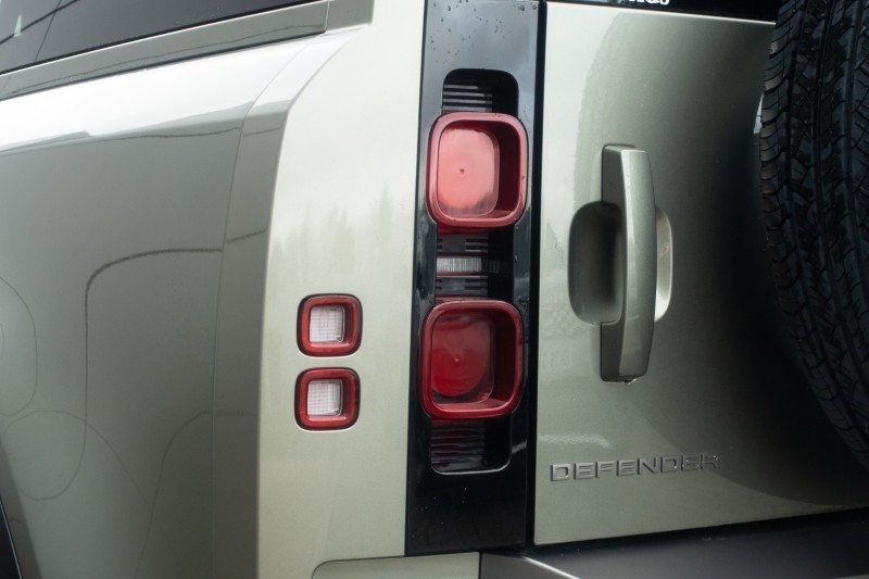 2023 (23) LAND ROVER DEFENDER 3.0 D250 X-Dynamic SE 90 3dr Auto 5123987