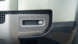2023 (23) LAND ROVER DEFENDER 3.0 D250 X-Dynamic SE 90 3dr Auto 5124004