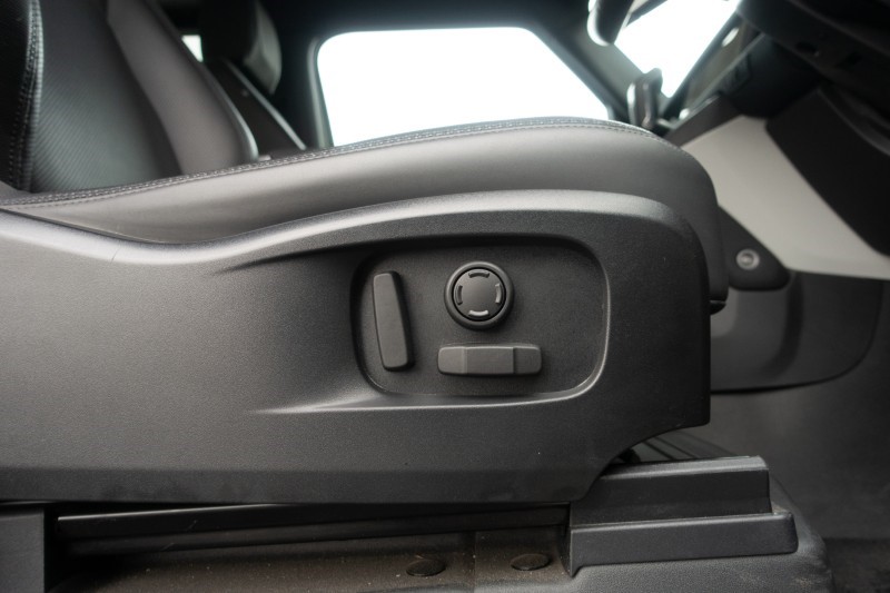 2023 (23) LAND ROVER DEFENDER 3.0 D250 X-Dynamic SE 90 3dr Auto 5124020