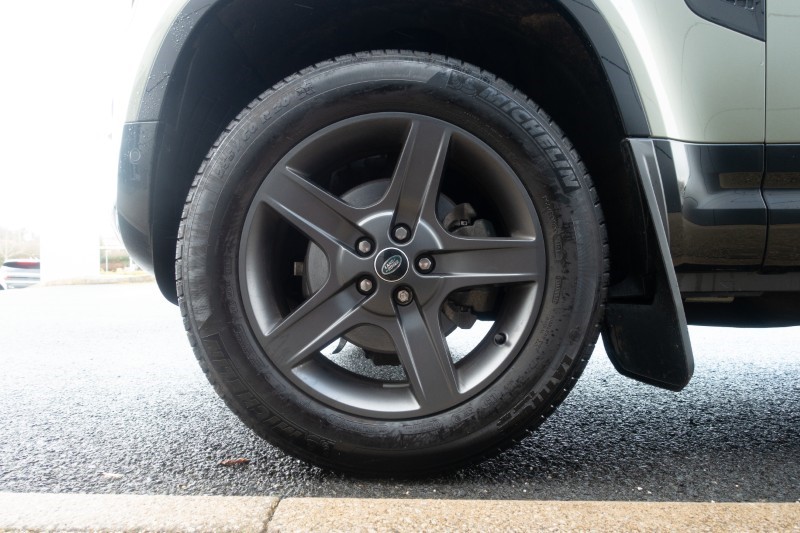 2023 (23) LAND ROVER DEFENDER 3.0 D250 X-Dynamic SE 90 3dr Auto 5124001