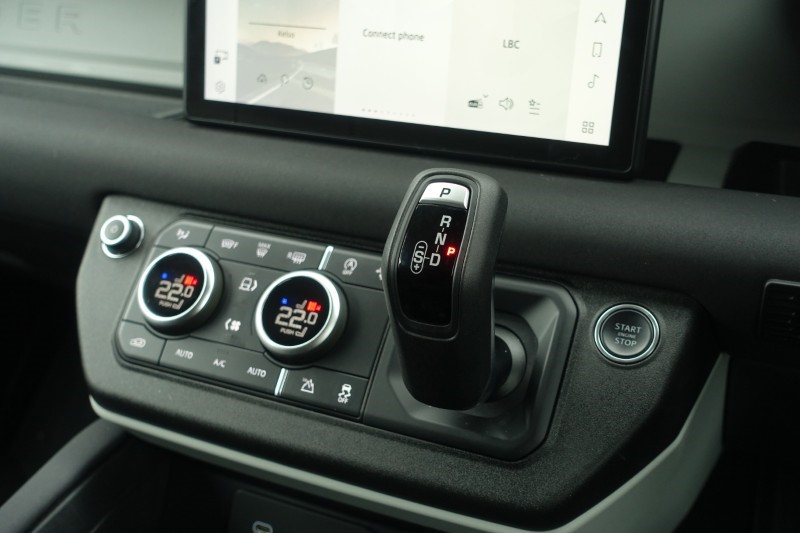 2021 (71) LAND ROVER COMMERCIAL DEFENDER 3.0 D200 Hard Top Auto 5106371