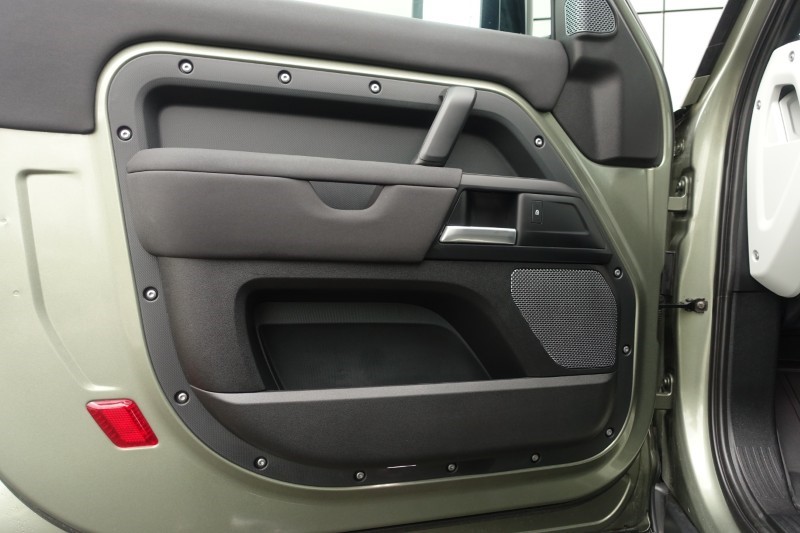 2021 (71) LAND ROVER COMMERCIAL DEFENDER 3.0 D200 Hard Top Auto 5106390