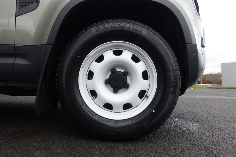 2021 (71) LAND ROVER COMMERCIAL DEFENDER 3.0 D200 Hard Top Auto 5106366