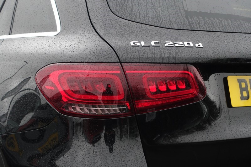 2022 (22) MERCEDES-BENZ GLC 220d 4Matic AMG Line 5dr 9G-Tronic 5082071