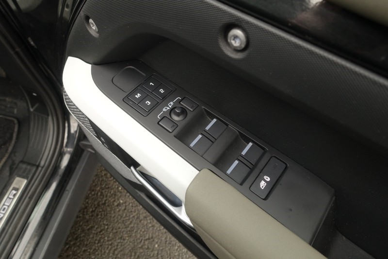 2022 (72) LAND ROVER DEFENDER 2.0 P400e XS Edition 110 5dr Auto 5115893