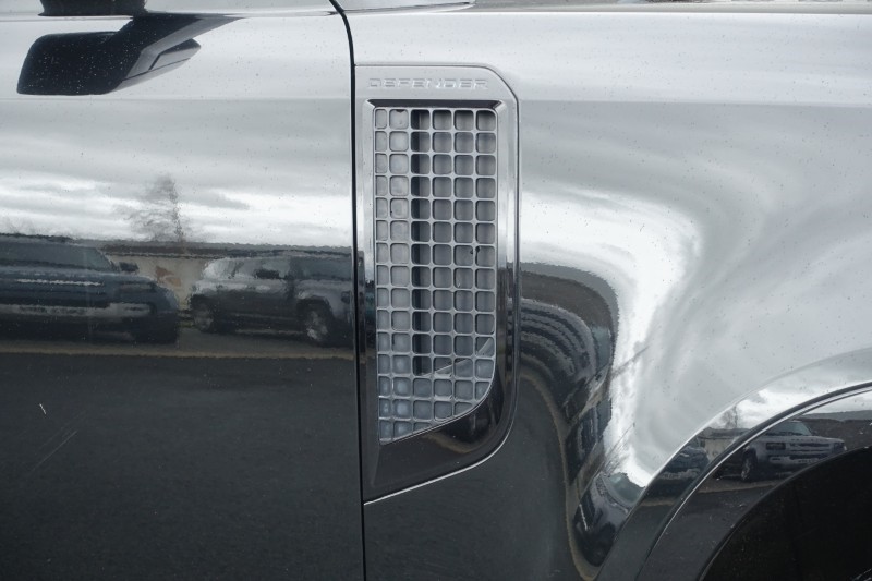 2022 (72) LAND ROVER DEFENDER 2.0 P400e XS Edition 110 5dr Auto 5115858