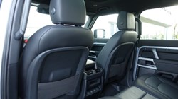 2024 (24) LAND ROVER DEFENDER 3.0 D300 X-Dynamic SE 110 5dr Auto 5117506