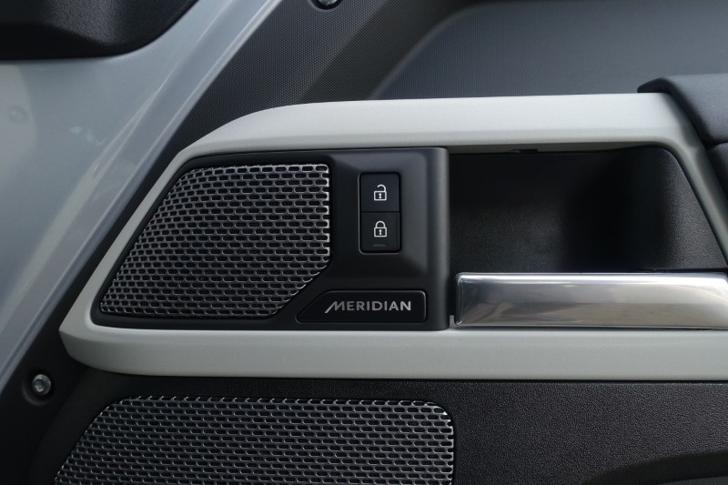 2024 (24) LAND ROVER DEFENDER 3.0 D300 X-Dynamic SE 110 5dr Auto 5117499