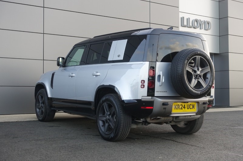 2024 (24) LAND ROVER DEFENDER 3.0 D300 X-Dynamic SE 110 5dr Auto 5117450