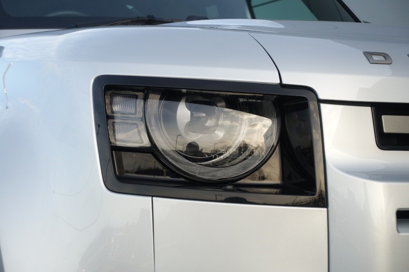 2024 (24) LAND ROVER DEFENDER 3.0 D300 X-Dynamic SE 110 5dr Auto 5117465