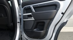 2024 (24) LAND ROVER DEFENDER 3.0 D300 X-Dynamic SE 110 5dr Auto 5117501