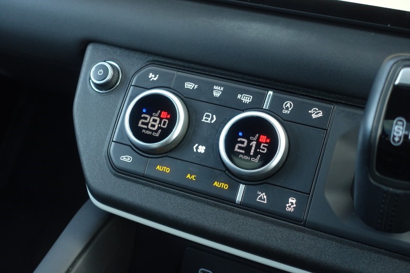 2024 (24) LAND ROVER DEFENDER 3.0 D300 X-Dynamic SE 110 5dr Auto 5117492