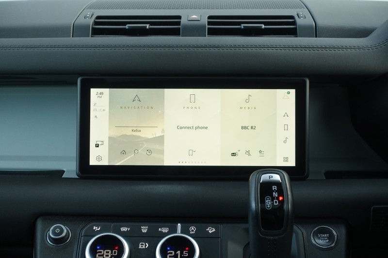 2024 (24) LAND ROVER DEFENDER 3.0 D300 X-Dynamic SE 110 5dr Auto 5117462