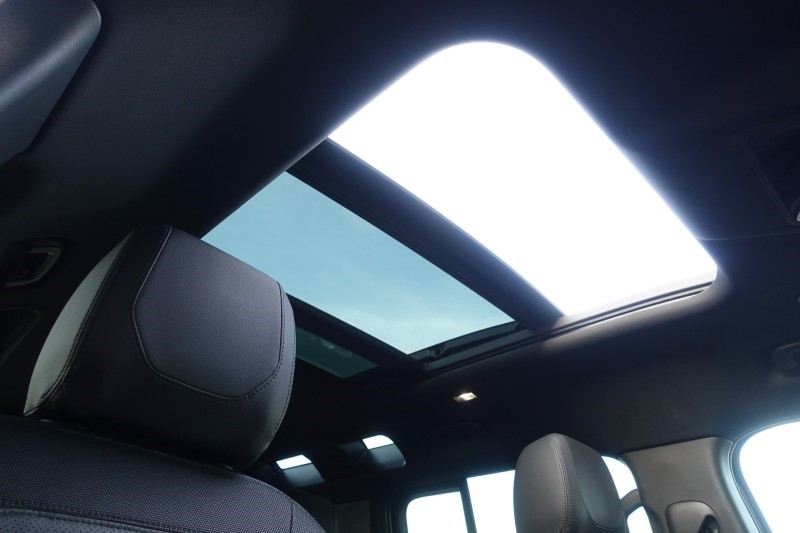 2024 (24) LAND ROVER DEFENDER 3.0 D300 X-Dynamic SE 110 5dr Auto 5117496