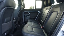 2024 (24) LAND ROVER DEFENDER 3.0 D300 X-Dynamic SE 110 5dr Auto 5117452