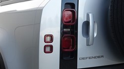 2024 (24) LAND ROVER DEFENDER 3.0 D300 X-Dynamic SE 110 5dr Auto 5117467