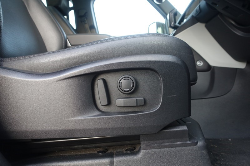 2024 (24) LAND ROVER DEFENDER 3.0 D300 X-Dynamic SE 110 5dr Auto 5117497