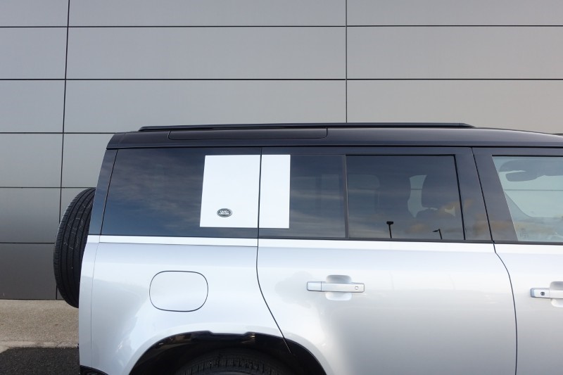 2024 (24) LAND ROVER DEFENDER 3.0 D300 X-Dynamic SE 110 5dr Auto 5117471