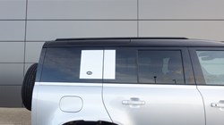 2024 (24) LAND ROVER DEFENDER 3.0 D300 X-Dynamic SE 110 5dr Auto 5117471