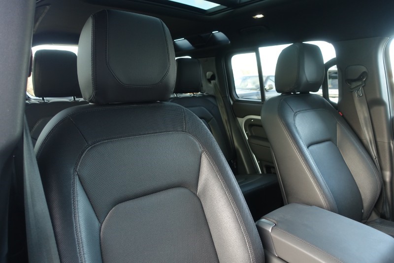 2024 (24) LAND ROVER DEFENDER 3.0 D300 X-Dynamic SE 110 5dr Auto 5117494