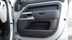 2024 (24) LAND ROVER DEFENDER 3.0 D300 X-Dynamic SE 110 5dr Auto 5117498