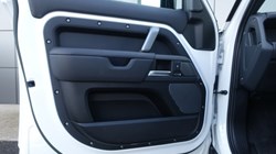 2022 (72) LAND ROVER DEFENDER 3.0 D300 X-Dynamic HSE 110 5dr Auto 5179160