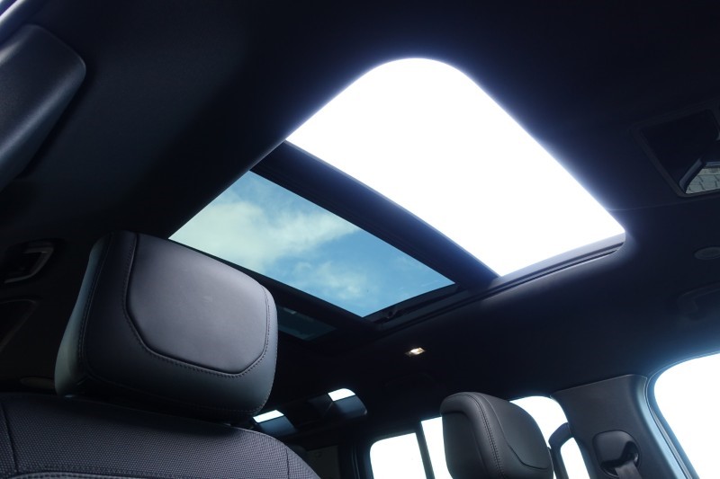 2022 (72) LAND ROVER DEFENDER 3.0 D300 X-Dynamic HSE 110 5dr Auto 5179148