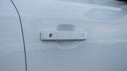 2022 (72) LAND ROVER DEFENDER 3.0 D300 X-Dynamic HSE 110 5dr Auto 5179125