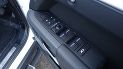 2022 (72) LAND ROVER DEFENDER 3.0 D300 X-Dynamic HSE 110 5dr Auto 5179152