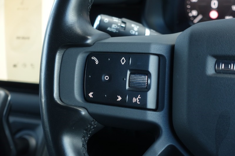 2022 (72) LAND ROVER DEFENDER 3.0 D300 X-Dynamic HSE 110 5dr Auto 5179138