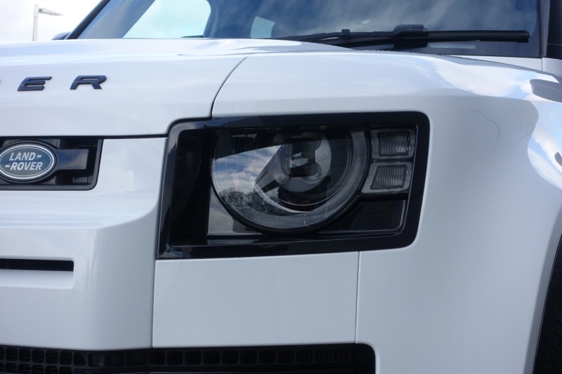 2022 (72) LAND ROVER DEFENDER 3.0 D300 X-Dynamic HSE 110 5dr Auto 5179133