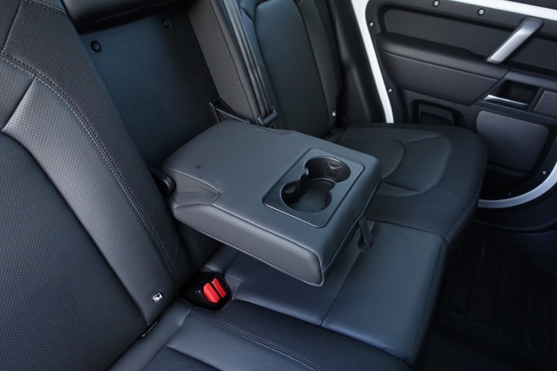 2022 (72) LAND ROVER DEFENDER 3.0 D300 X-Dynamic HSE 110 5dr Auto 5179156