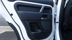 2022 (72) LAND ROVER DEFENDER 3.0 D300 X-Dynamic HSE 110 5dr Auto 5179157