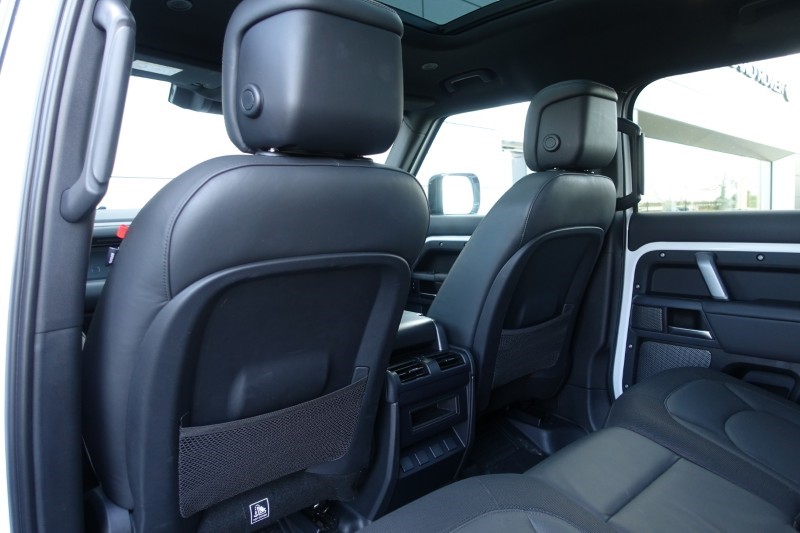 2022 (72) LAND ROVER DEFENDER 3.0 D300 X-Dynamic HSE 110 5dr Auto 5179158