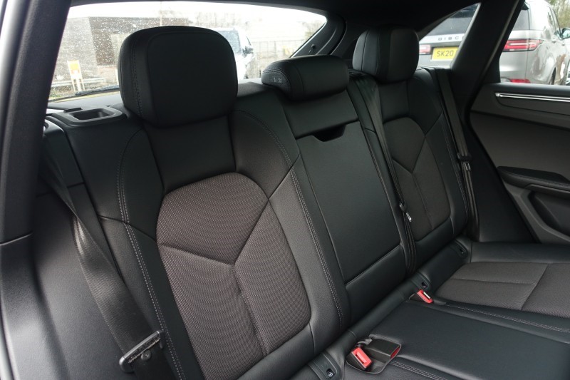 2022 (22) PORSCHE MACAN 5dr PDK 5124655