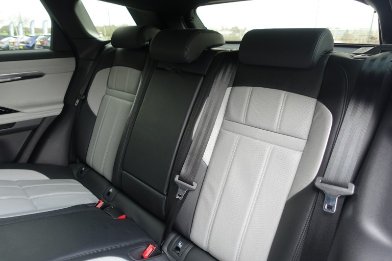 2022 (72) LAND ROVER RANGE ROVER EVOQUE 1.5 P300e R-Dynamic SE 5dr Auto 5117159