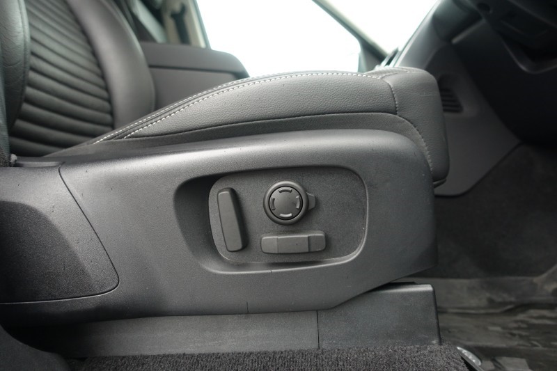 2023 (23) LAND ROVER COMMERCIAL DISCOVERY 3.0 D300 SE Commercial Auto 5124822