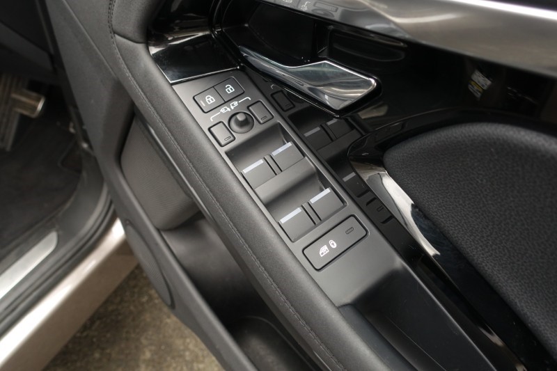 2022 (72) LAND ROVER RANGE ROVER EVOQUE 1.5 P300e R-Dynamic SE 5dr Auto 5451976