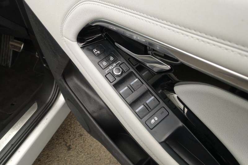 2021 (71) LAND ROVER RANGE ROVER EVOQUE 2.0 D200 R-Dynamic SE 5dr Auto 5183519