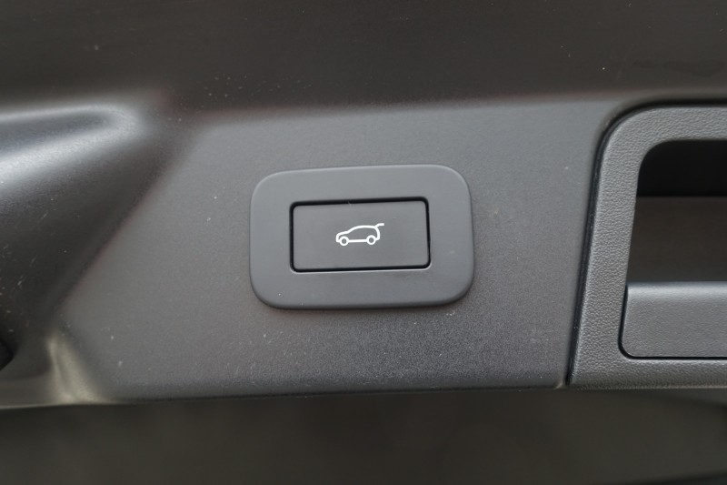 2024 (24) LAND ROVER RANGE ROVER VELAR 2.0 D200 MHEV Dynamic SE 5dr Auto 5195893